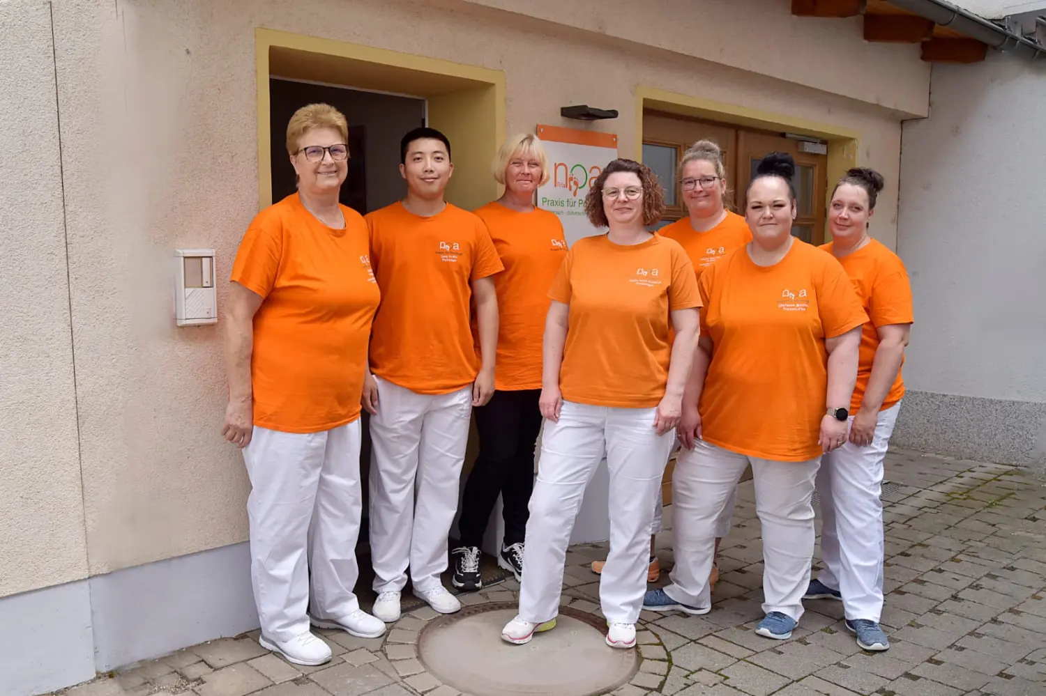 Gruppenfoto des Podologie-Noa-Teams